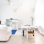Guesthost - Typical Apulian * Martina Franca