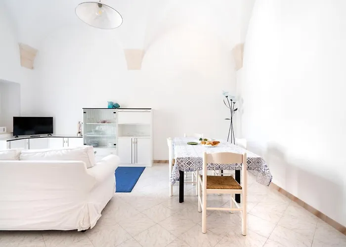 Guesthost - Typical Apulian * Martina Franca
