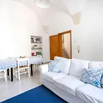 Guesthost - Typical Apulian *